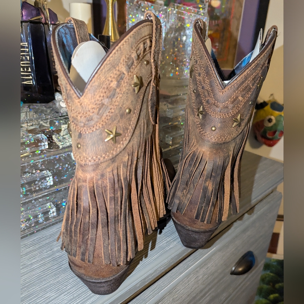 NOS NWOB BROWN LEATHER & BRASS TONE STARS FRINGE BOOTS - Picture 5 of 13